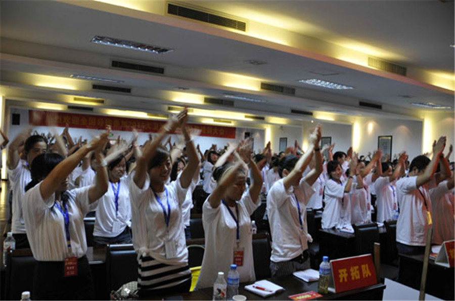 2011大卫地板导购员培训.jpg